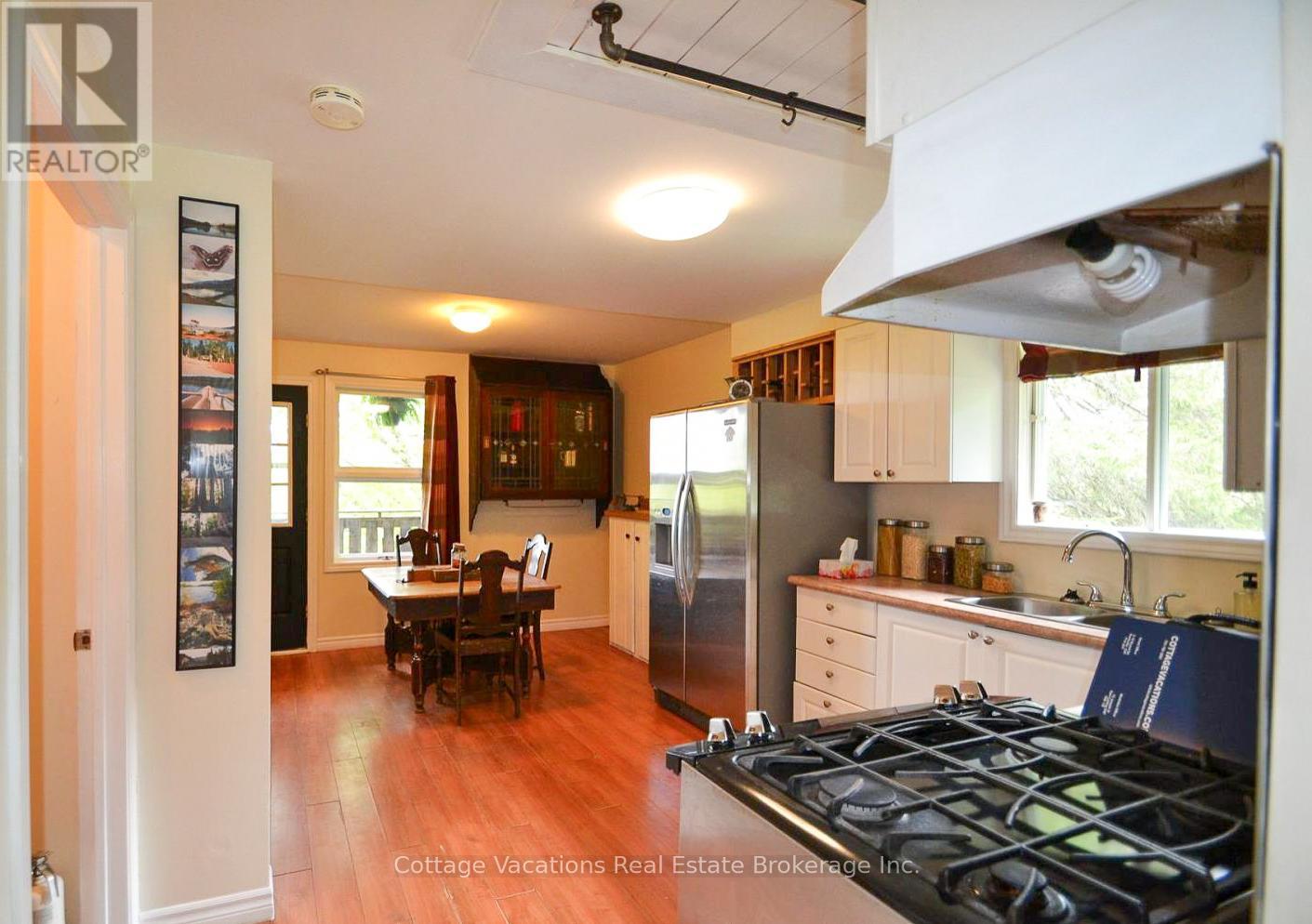 527 Aspdin Road, Huntsville, Ontario  P1H 1Y4 - Photo 21 - X12161627