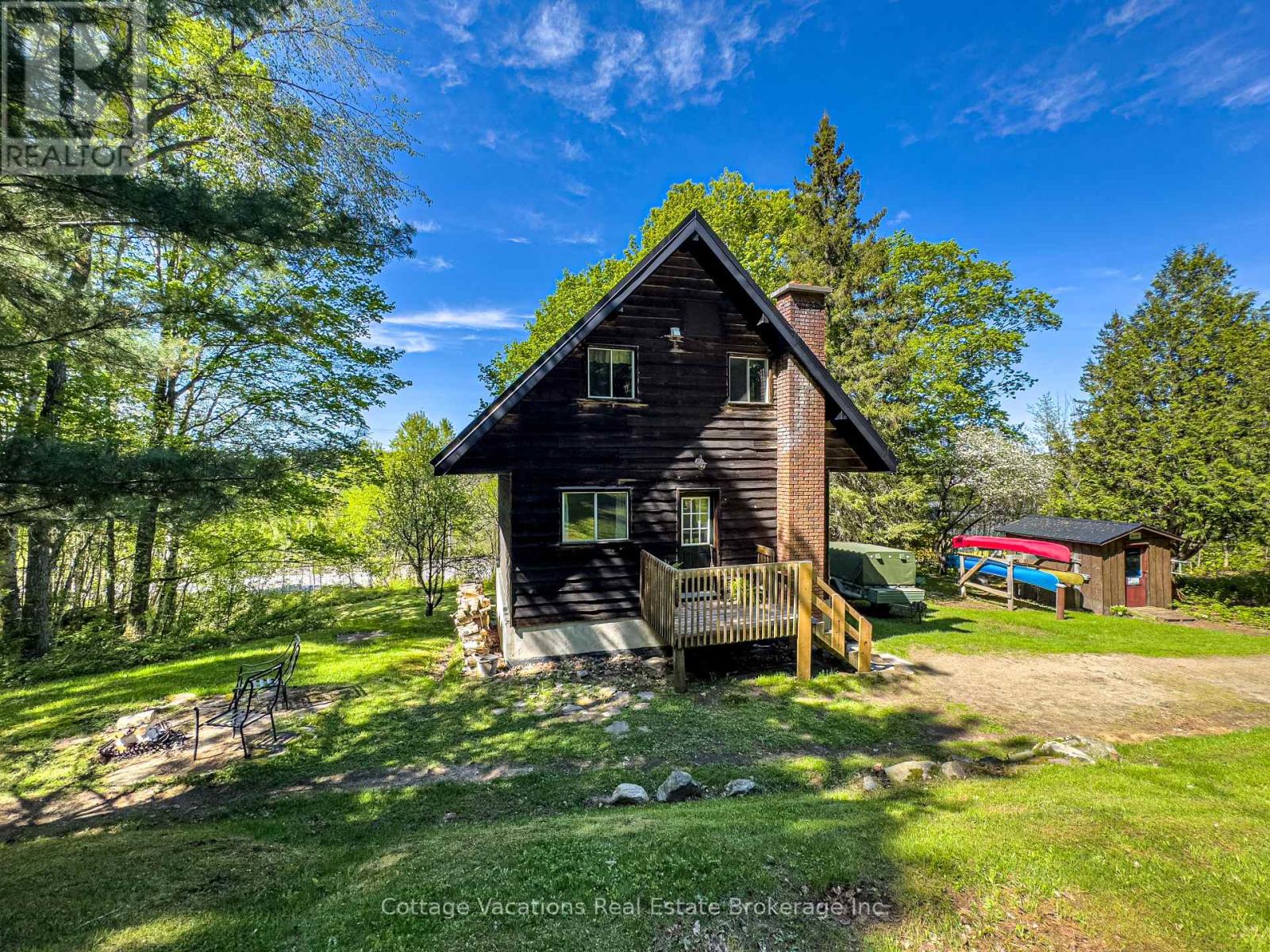 527 Aspdin Road, Huntsville, Ontario  P1H 1Y4 - Photo 3 - X12161627