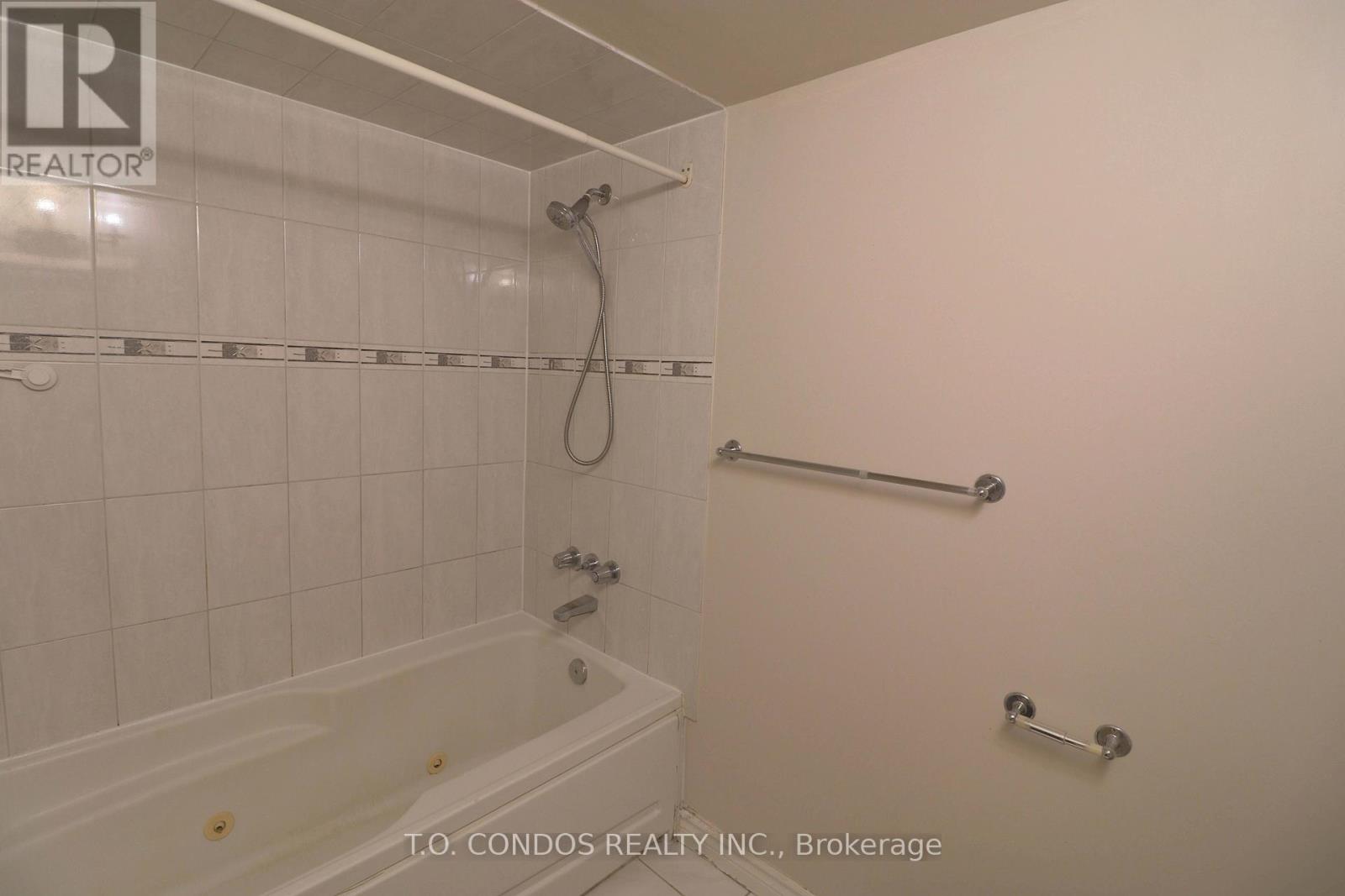 2212 - 1001 Bay Street, Toronto, Ontario  M5S 3A6 - Photo 16 - C12018485