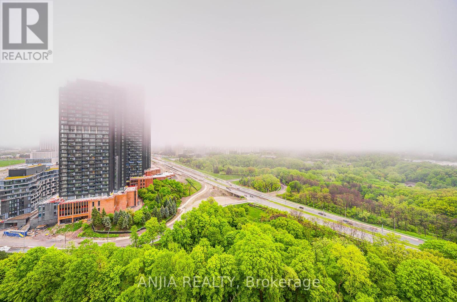 1907 - 30 Inn On The Park Drive, Toronto, Ontario  M3C 0P7 - Photo 34 - C12165332