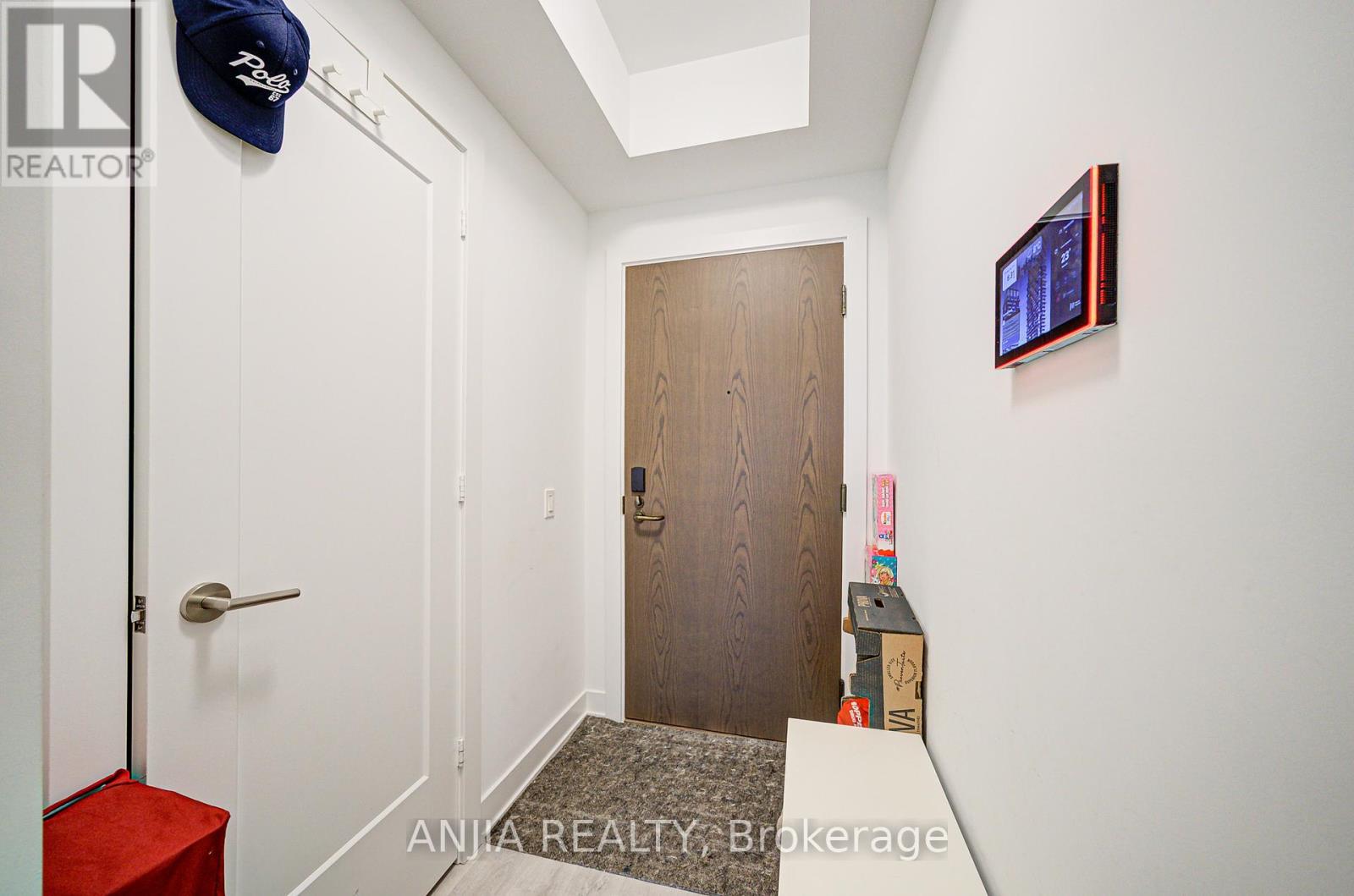 1907 - 30 Inn On The Park Drive, Toronto, Ontario  M3C 0P7 - Photo 6 - C12165332