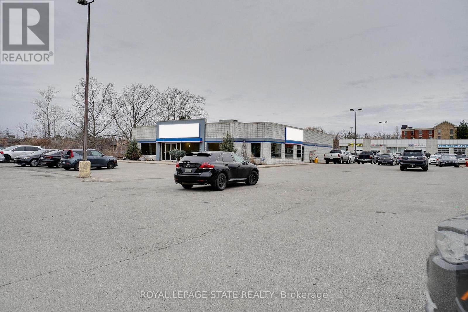 1 - 3485 Harvester Road, Burlington, Ontario  L7N 3T3 - Photo 3 - W12160047