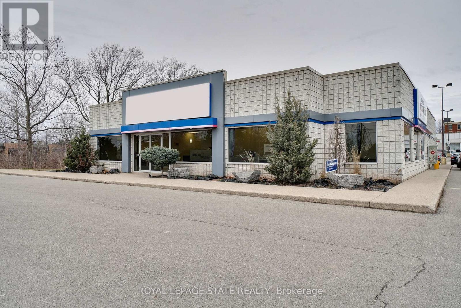 1 - 3485 Harvester Road, Burlington, Ontario  L7N 3T3 - Photo 2 - W12160047