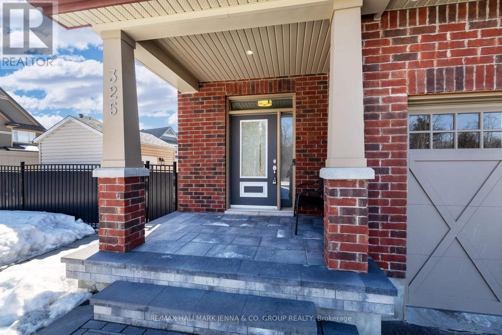 Property at 325 VIA VERONA AVENUE image 3
