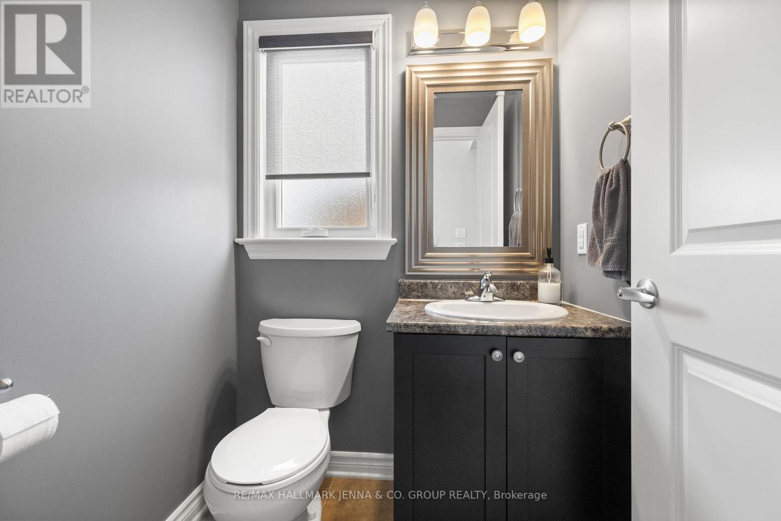 Property at 325 VIA VERONA AVENUE image 4