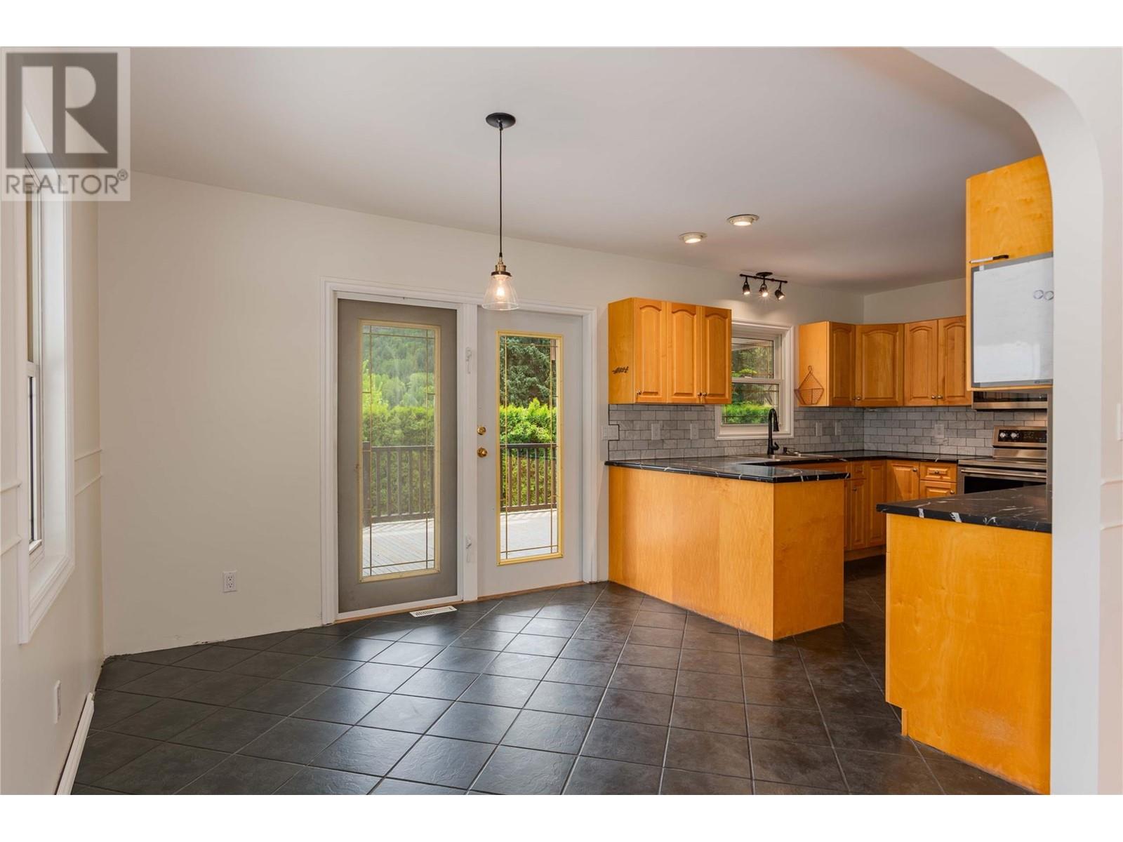 Property at 672 Calder Drive image 5