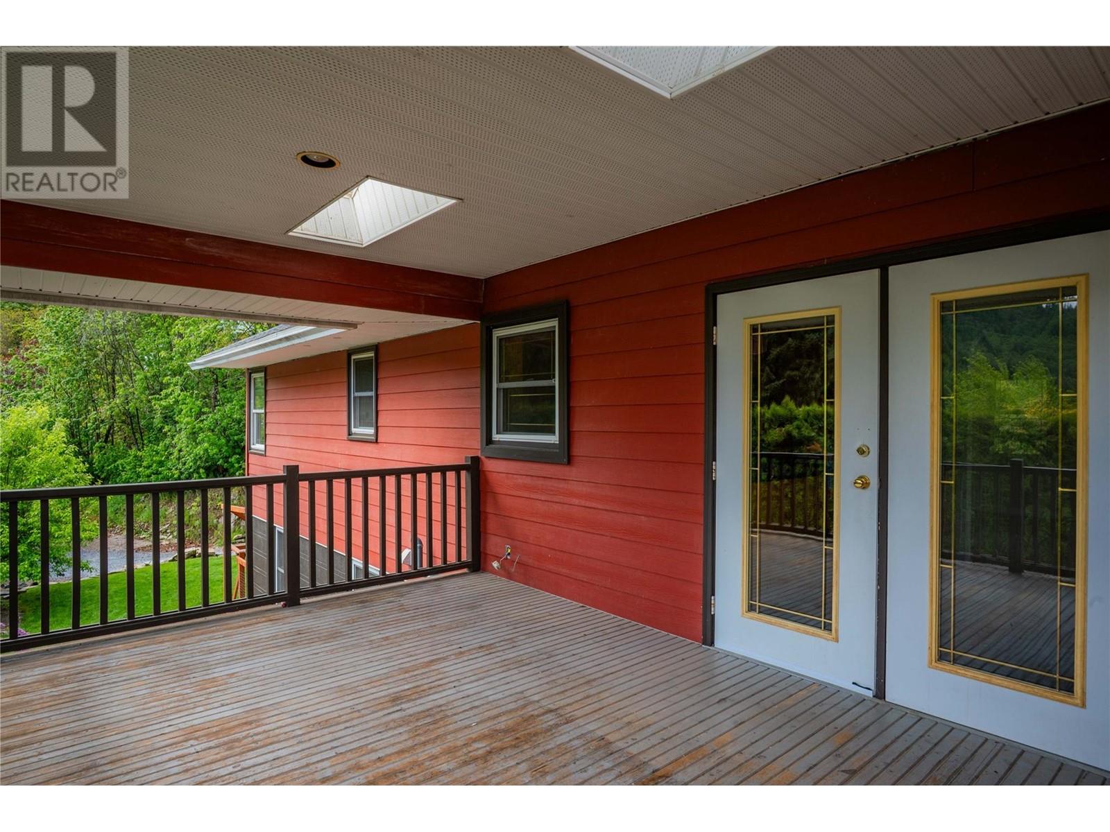 672 Calder Drive, Warfield, BC V1R2H8