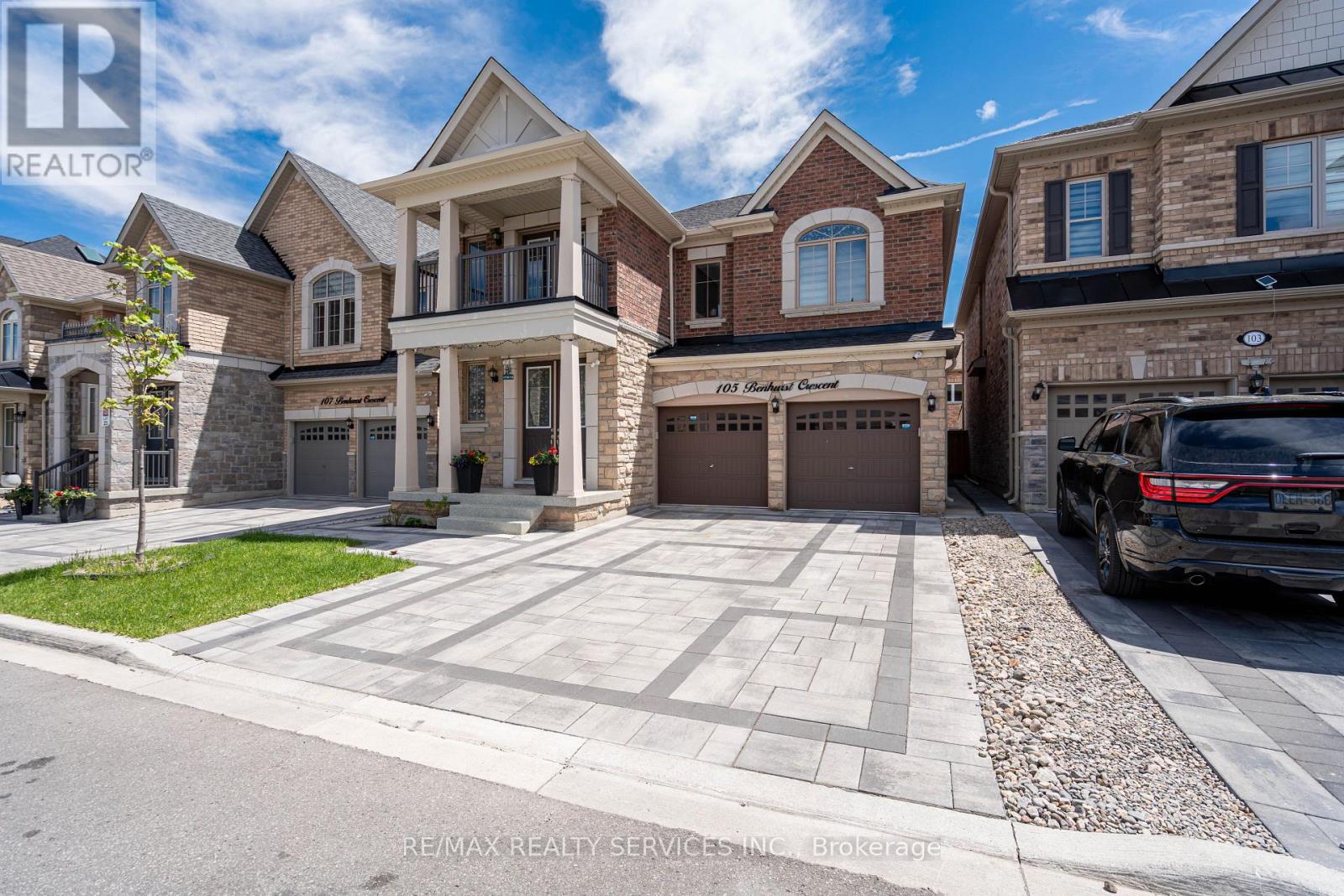105 Benhurst Crescent, Brampton, Ontario  L7A 5A4 - Photo 3 - W12168122