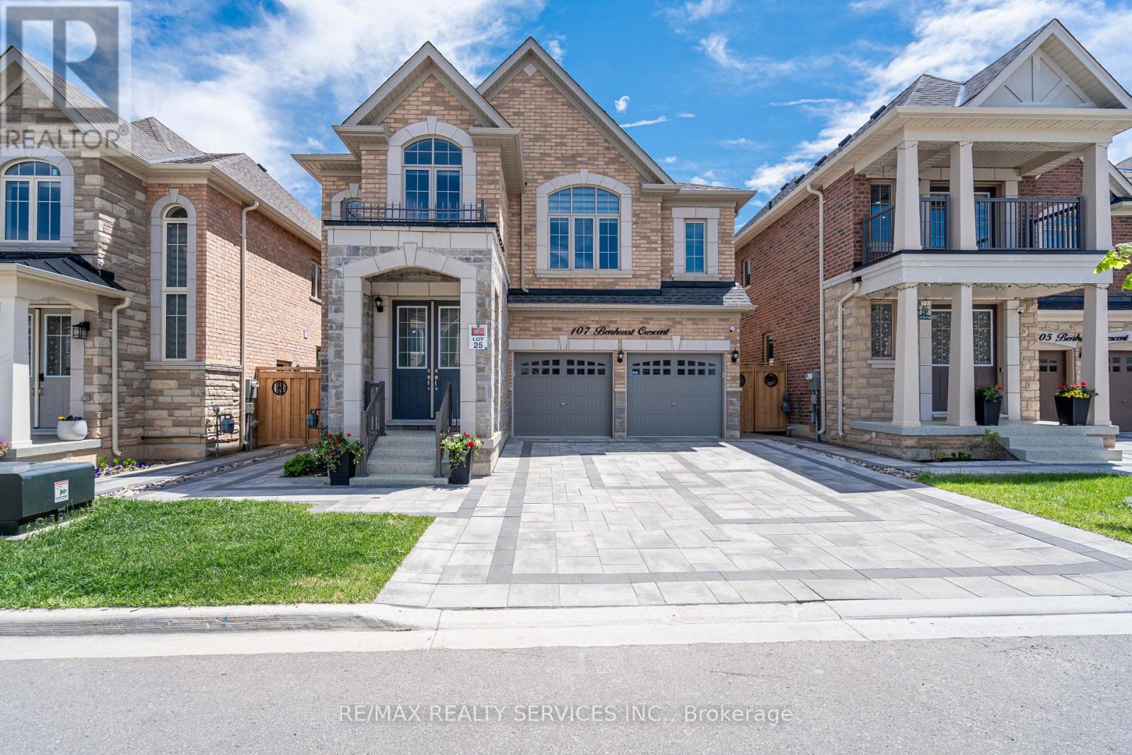107 BENHURST CRESCENT, Brampton, Ontario