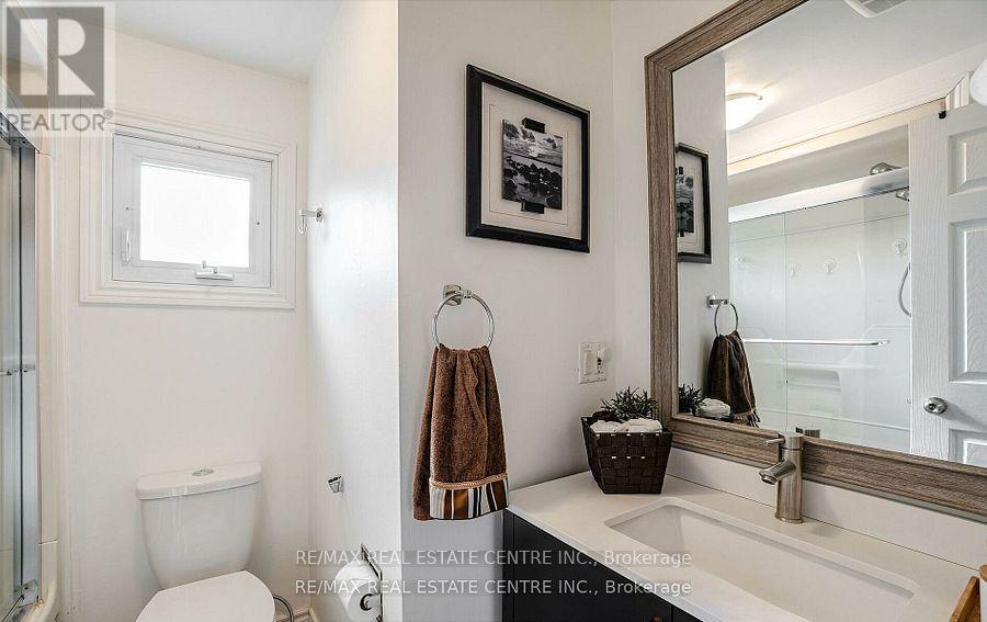 2046 Glenada Crescent, Oakville, Ontario  L6H 4M3 - Photo 29 - W12168342