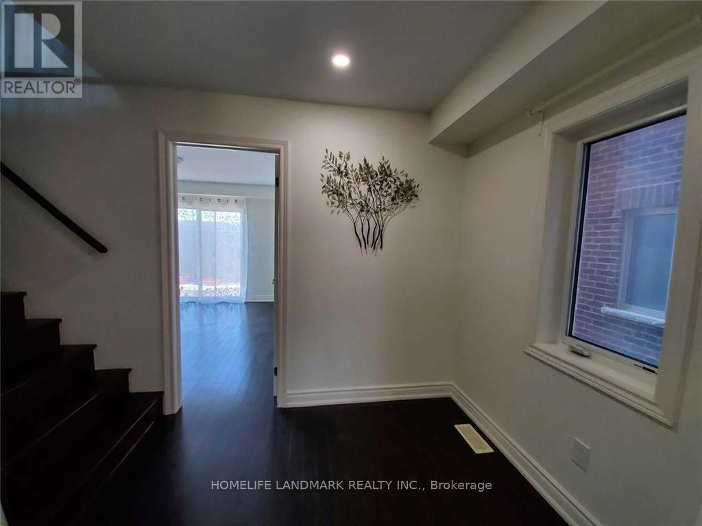 3848 Tufgar Crescent, Burlington, Ontario  L7M 1P8 - Photo 3 - W12168368