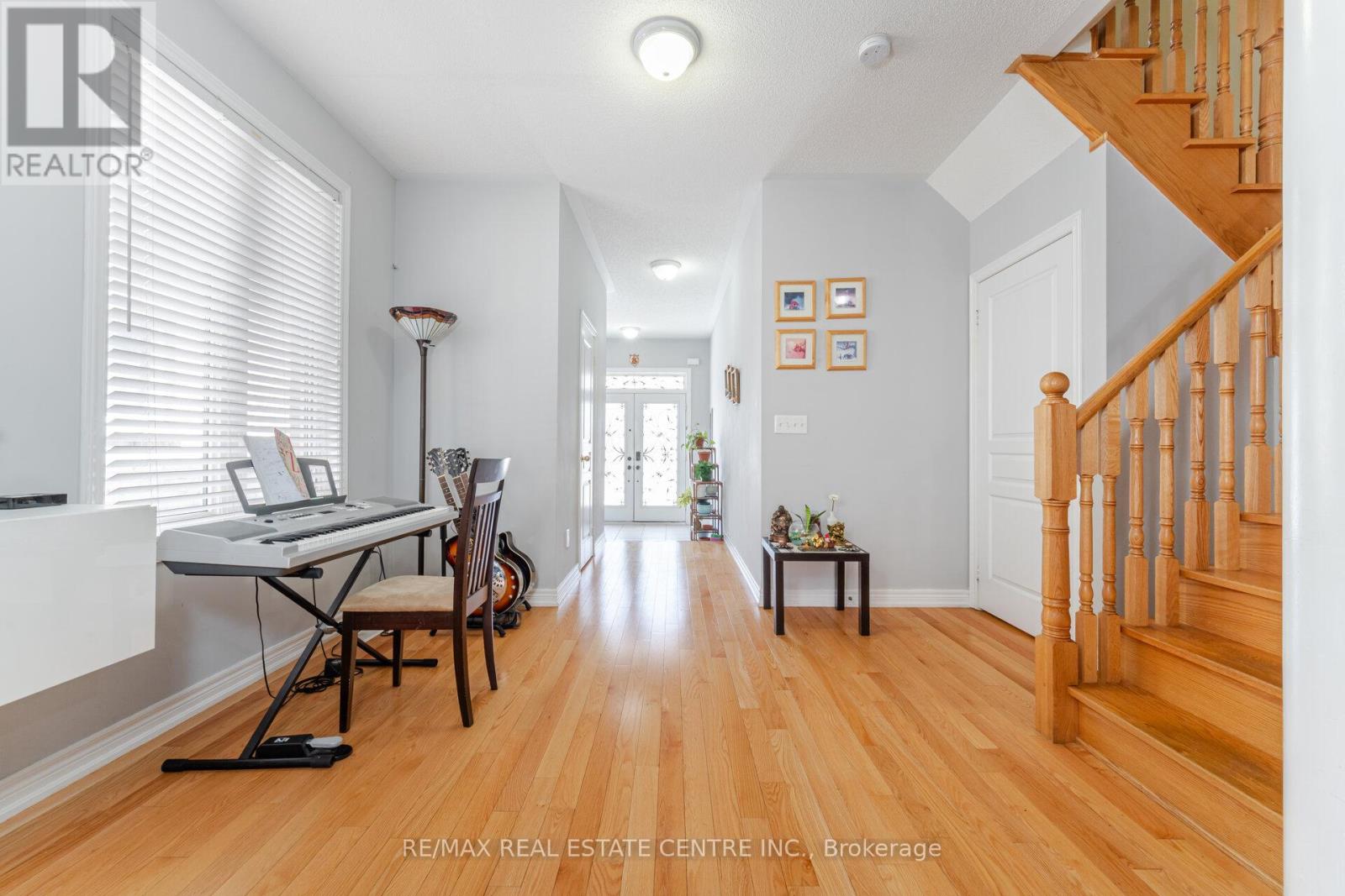 Property at 15 VANDERPOOL CRESCENT image 5