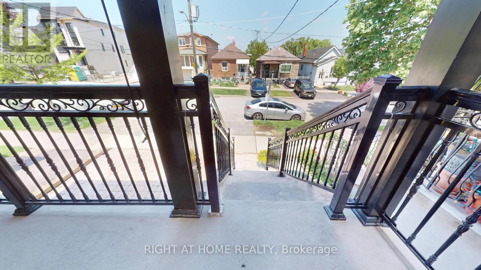 15 Maple Bush Avenue, Toronto, Ontario  M9N 1S7 - Photo 7 - W12168451