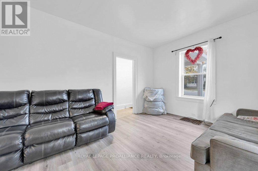 91 Bridge Street W, Belleville, Ontario  K8P 1J4 - Photo 8 - X12168570