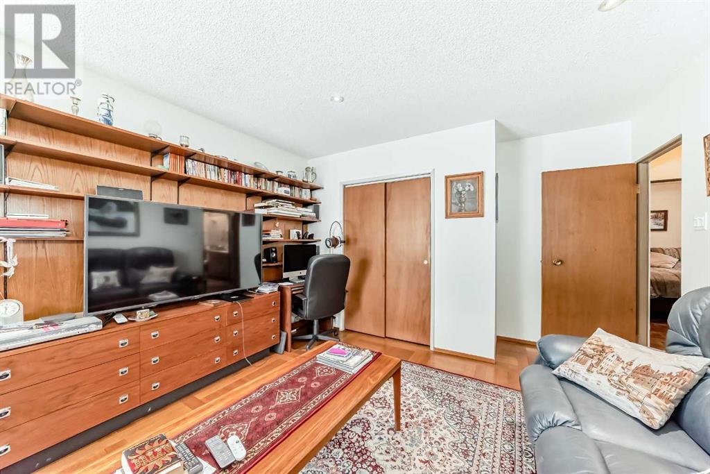 5624 Ladbrooke Drive Sw, Calgary, Alberta  T3E 5X8 - Photo 23 - A2205451
