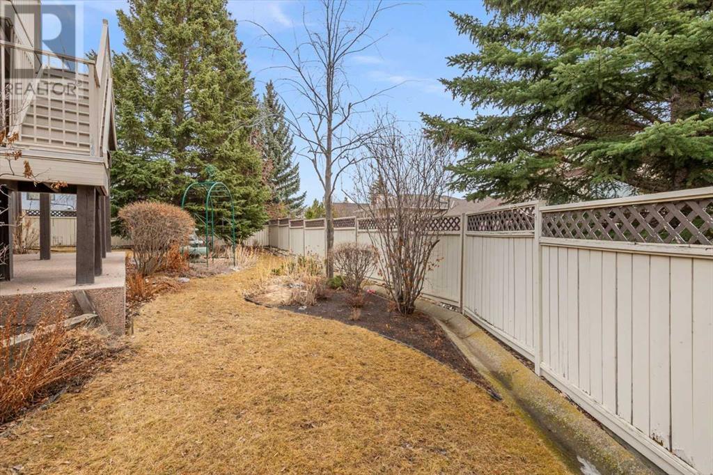12 Strathaven Mews Sw, Calgary, Alberta  T3H 2G2 - Photo 47 - A2210501