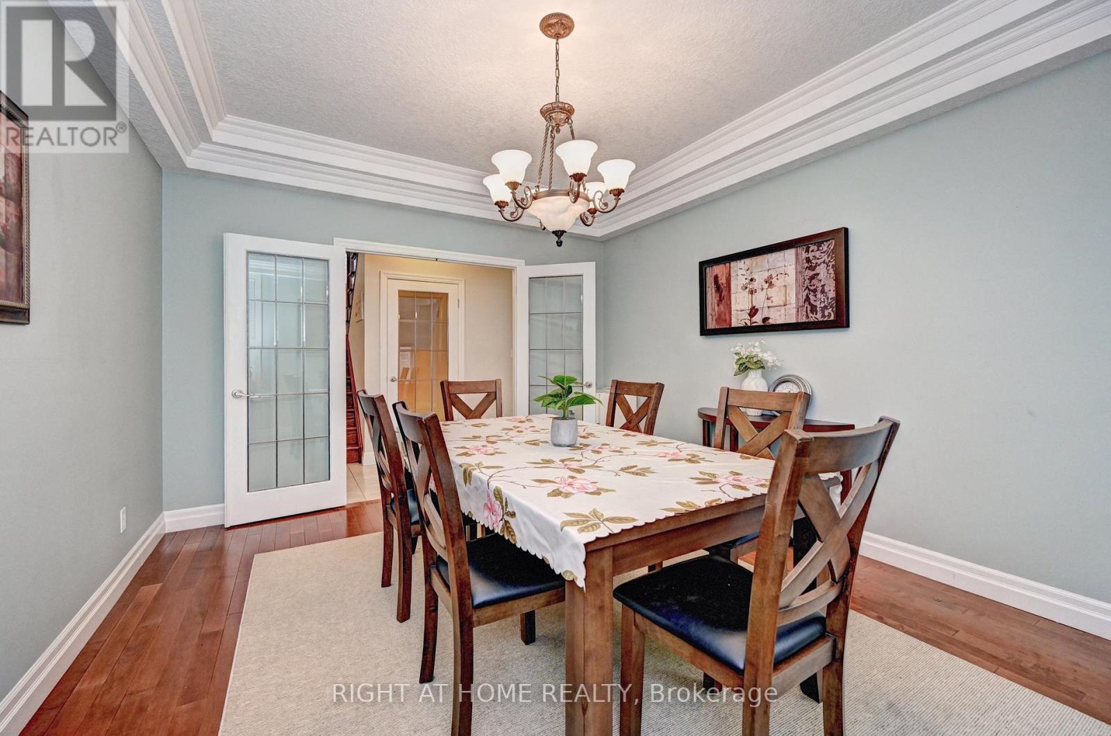 653 Rhine Fall Drive, Waterloo, Ontario  N2V 2S8 - Photo 5 - X12168216