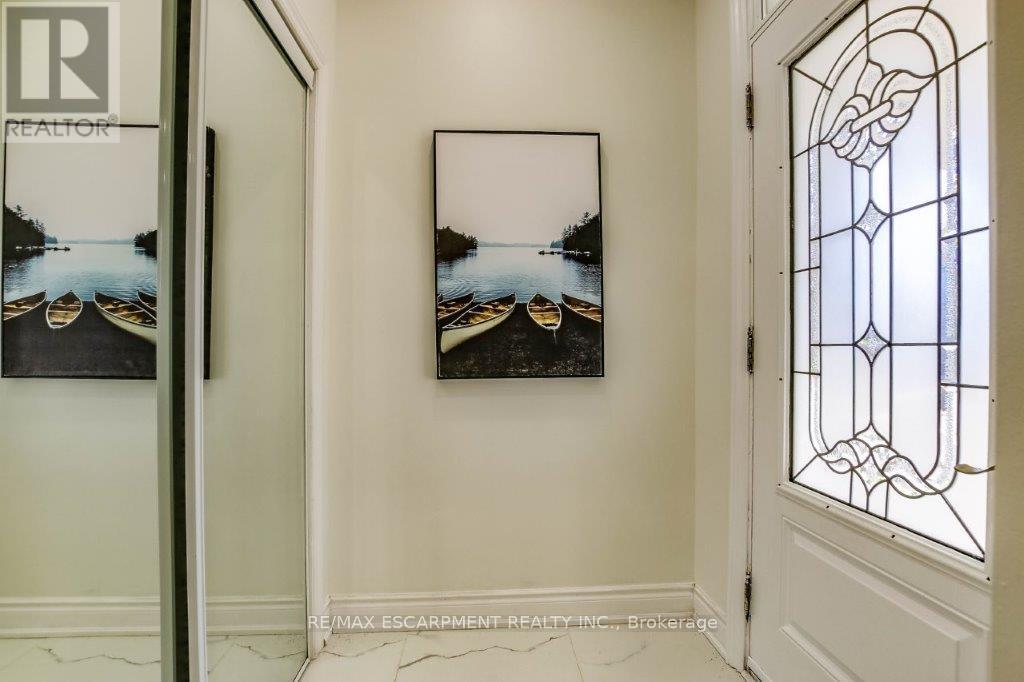 315 Simcoe Street, Woodstock, Ontario  N4S 1J2 - Photo 3 - X12168280