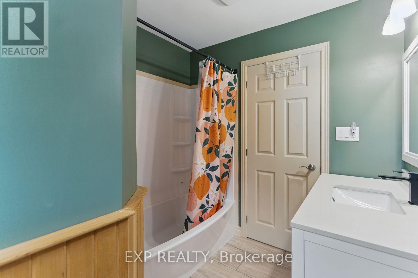 104 Scholfield Avenue S, Welland, Ontario  L3B 1N5 - Photo 11 - X12168290