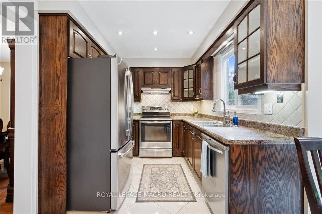 211 Rushdale Drive, Hamilton, Ontario  L8W 2Z5 - Photo 11 - X12168292