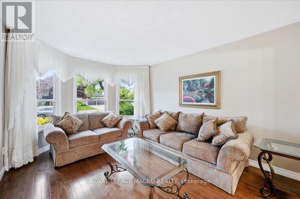 211 Rushdale Drive, Hamilton, Ontario  L8W 2Z5 - Photo 8 - X12168292