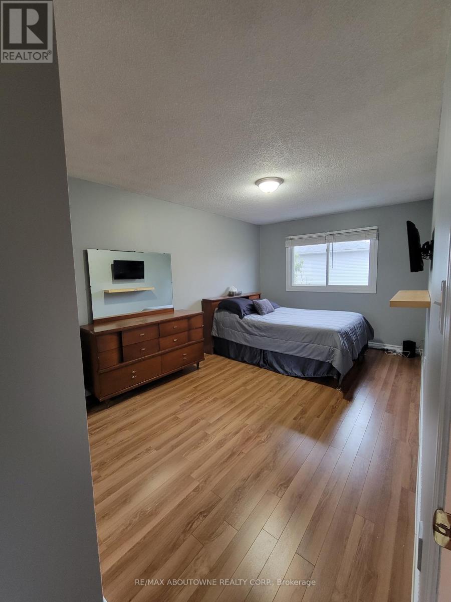 44 - 1 Royalwood Court, Hamilton, Ontario  L8E 4Y3 - Photo 14 - X12168396