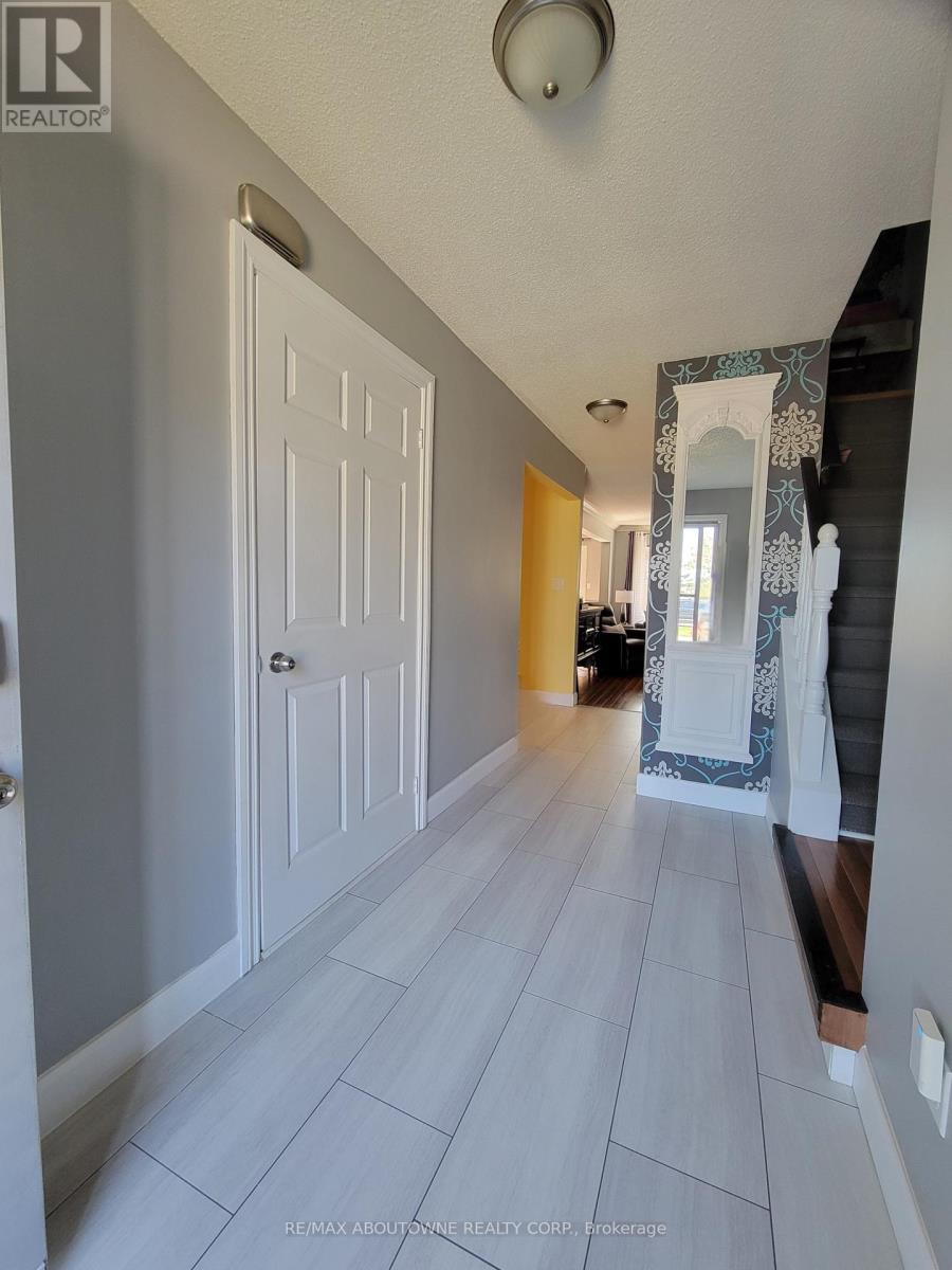 Property at 44 - 1 ROYALWOOD COURT image 2