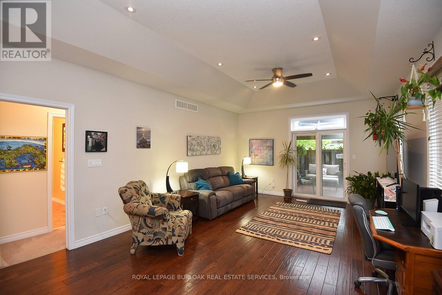 11 Ecker Lane, Hamilton, Ontario  L0R 1C0 - Photo 8 - X12168450