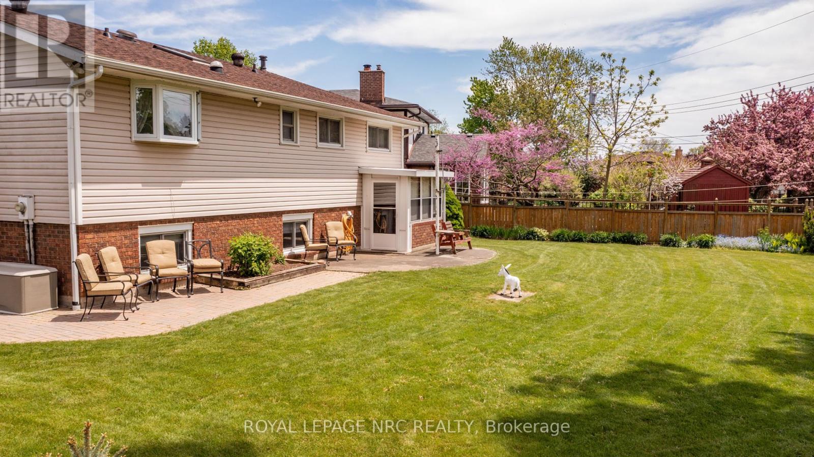 Property at 29 MICHAEL DRIVE N image 5