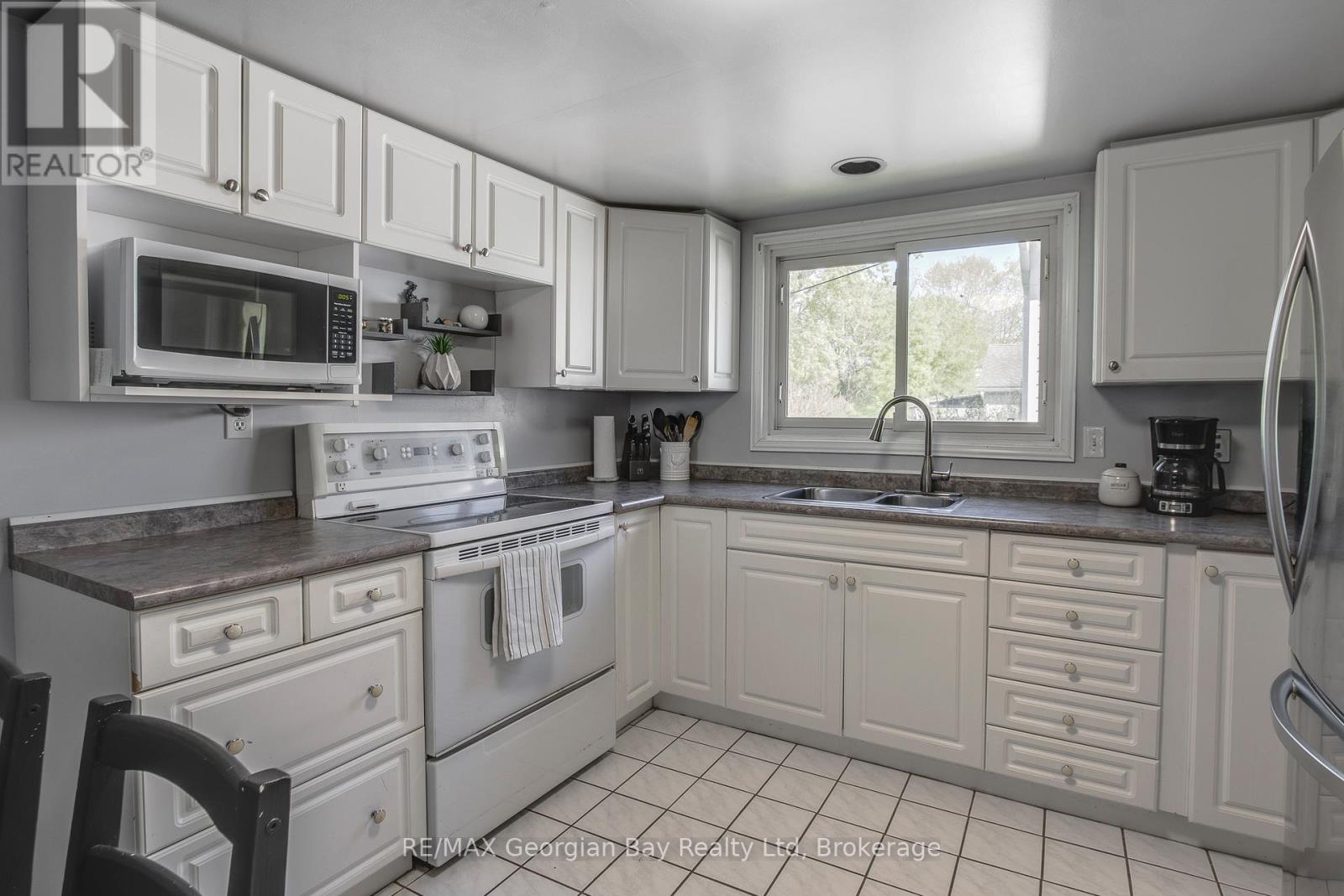 309 Percy Street, Tay (Waubaushene), Ontario  L0K 2C0 - Photo 4 - S12168559