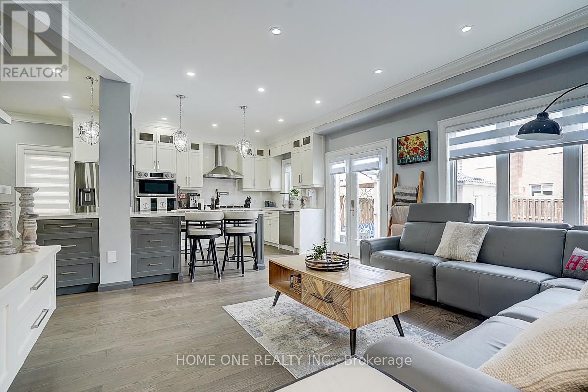 65 Melbourne Drive, Richmond Hill, Ontario  L4S 2V2 - Photo 10 - N12114681