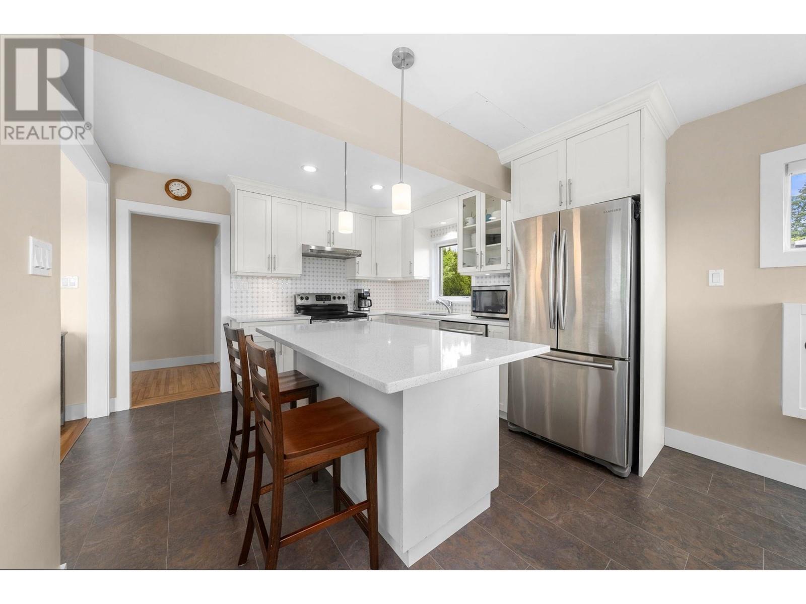 909 E Keith Road, North Vancouver, British Columbia  V7L 1X1 - Photo 8 - R3006334
