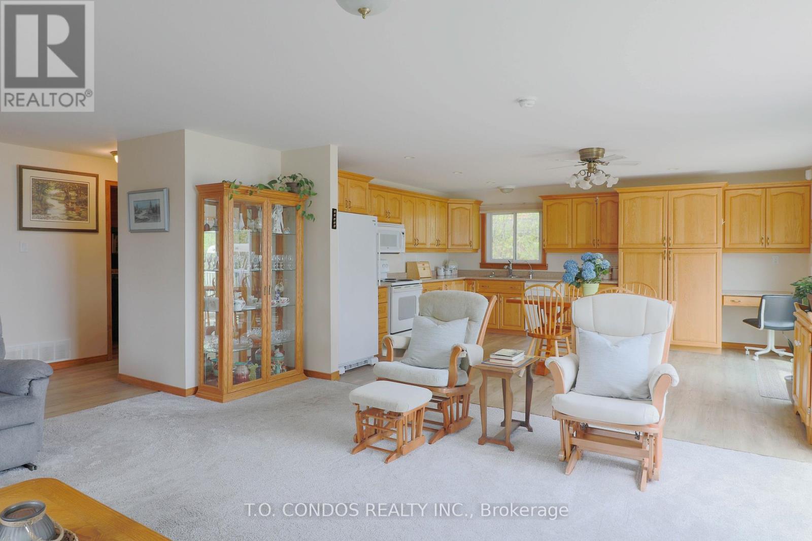689 North Shore Drive E, Otonabee-South Monaghan, Ontario  K0L 1B0 - Photo 14 - X12157728