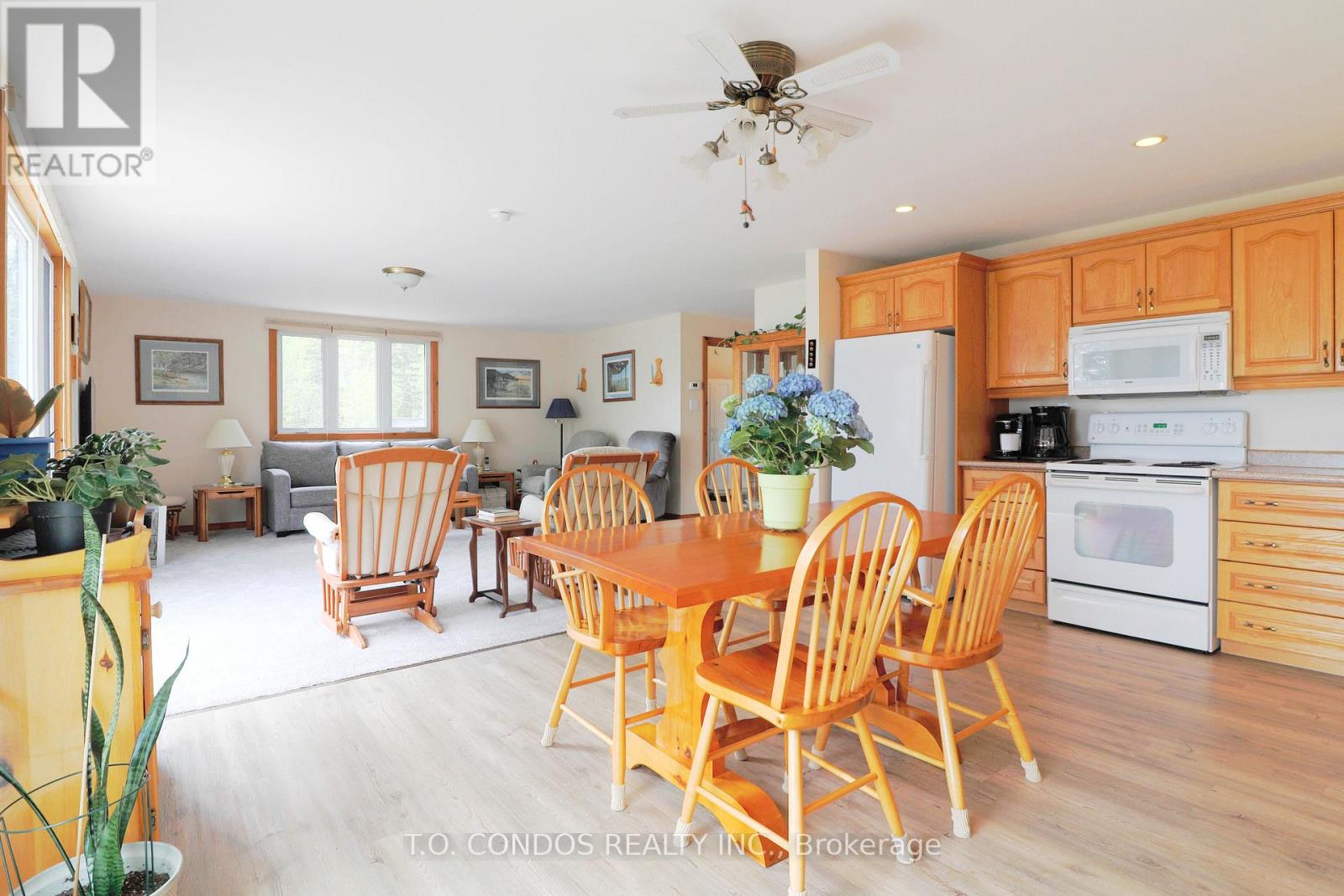 689 North Shore Drive E, Otonabee-South Monaghan, Ontario  K0L 1B0 - Photo 17 - X12157728