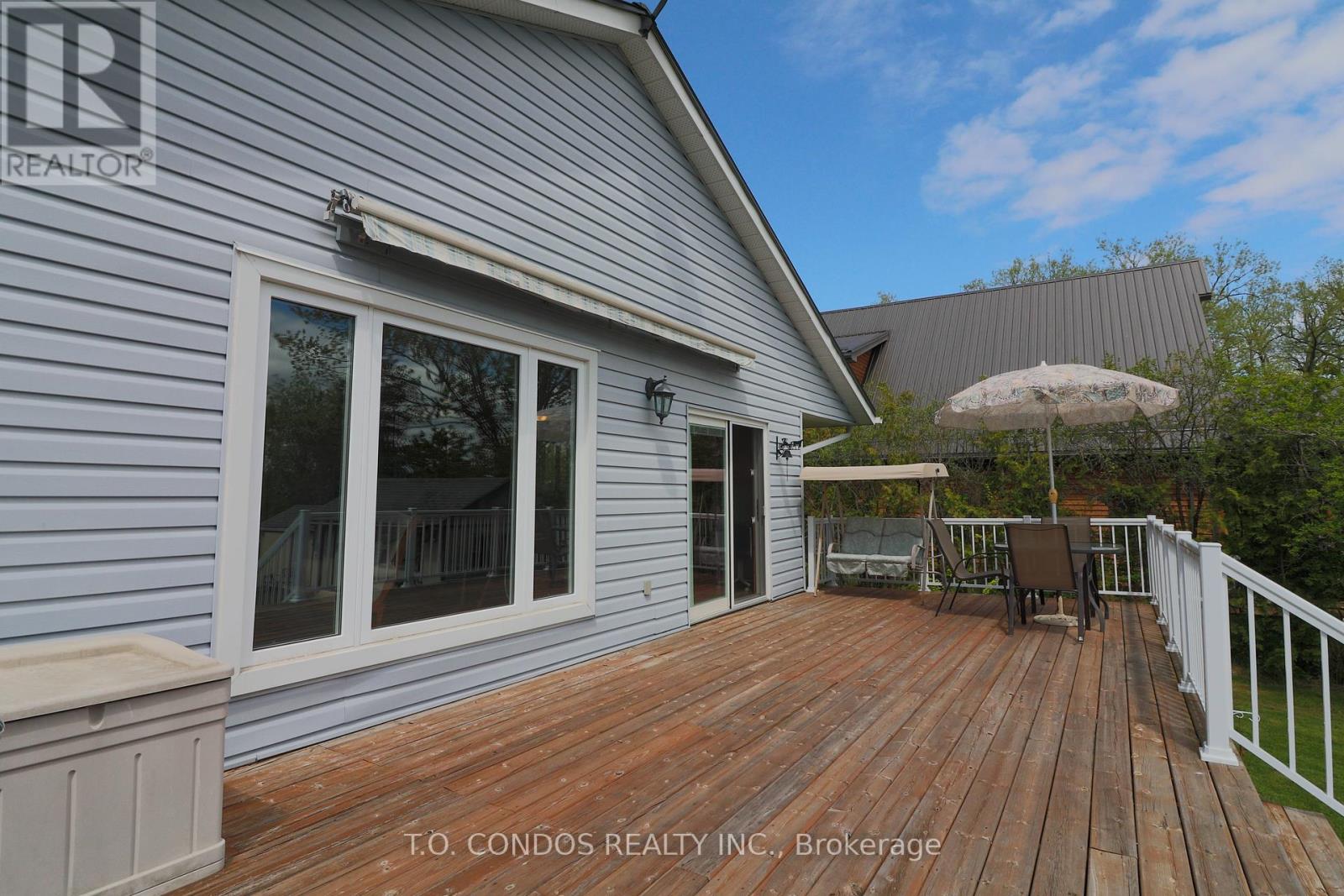 689 North Shore Drive E, Otonabee-South Monaghan, Ontario  K0L 1B0 - Photo 3 - X12157728