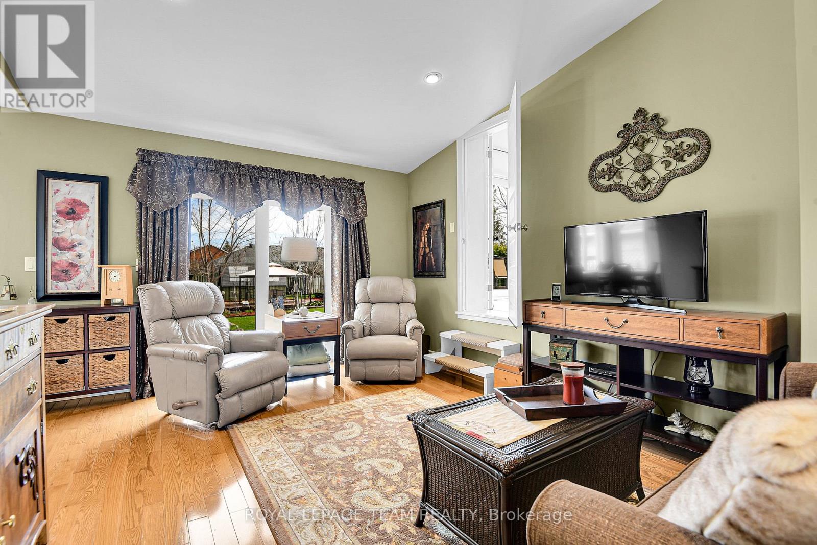 47 Windsor Drive, Brockville, Ontario  K6V 3H7 - Photo 23 - X12168509
