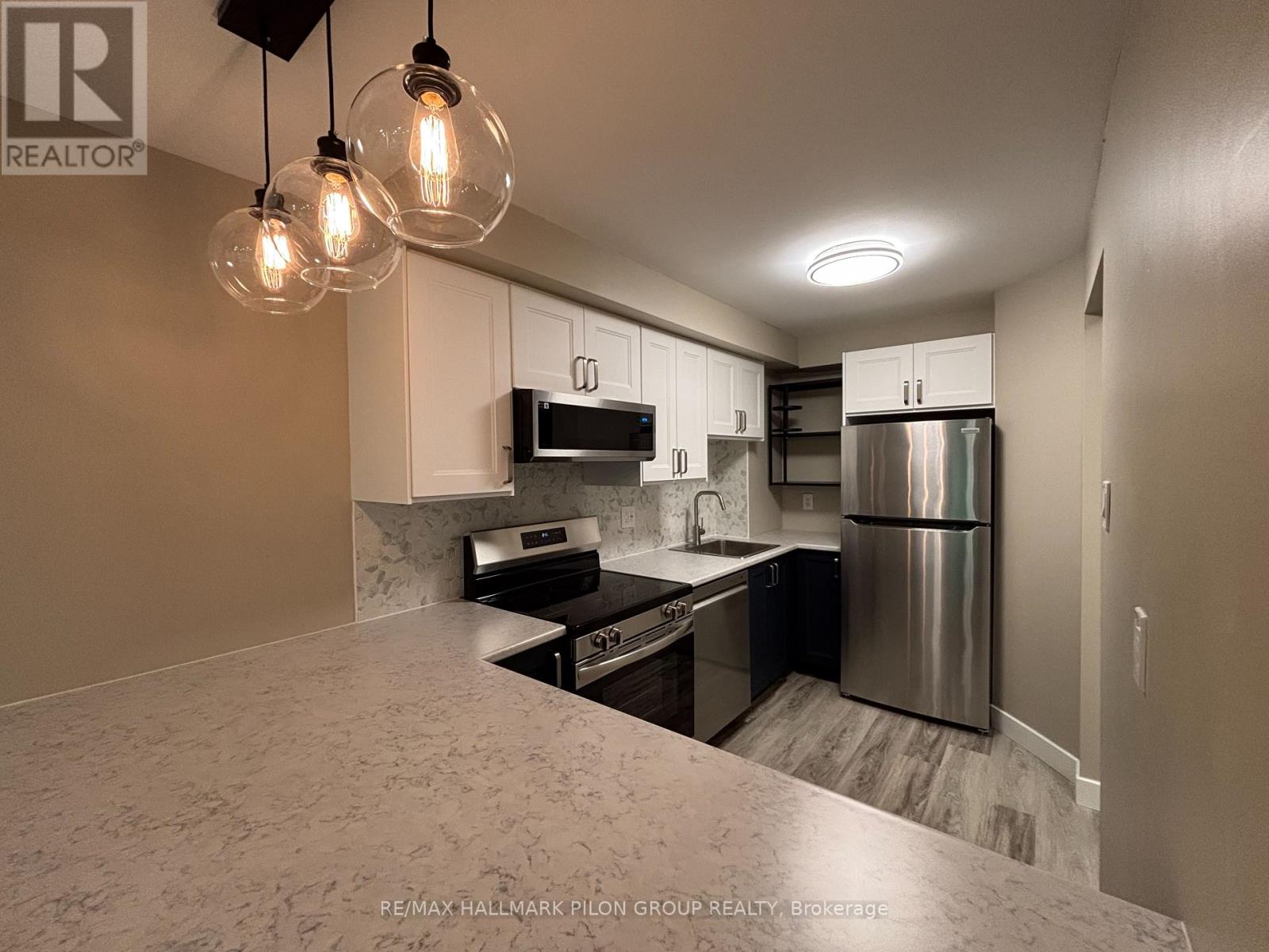 A - 6810 Jeanne Darc Boulevard N, Ottawa, Ontario  K1C 6G1 - Photo 5 - X12168522