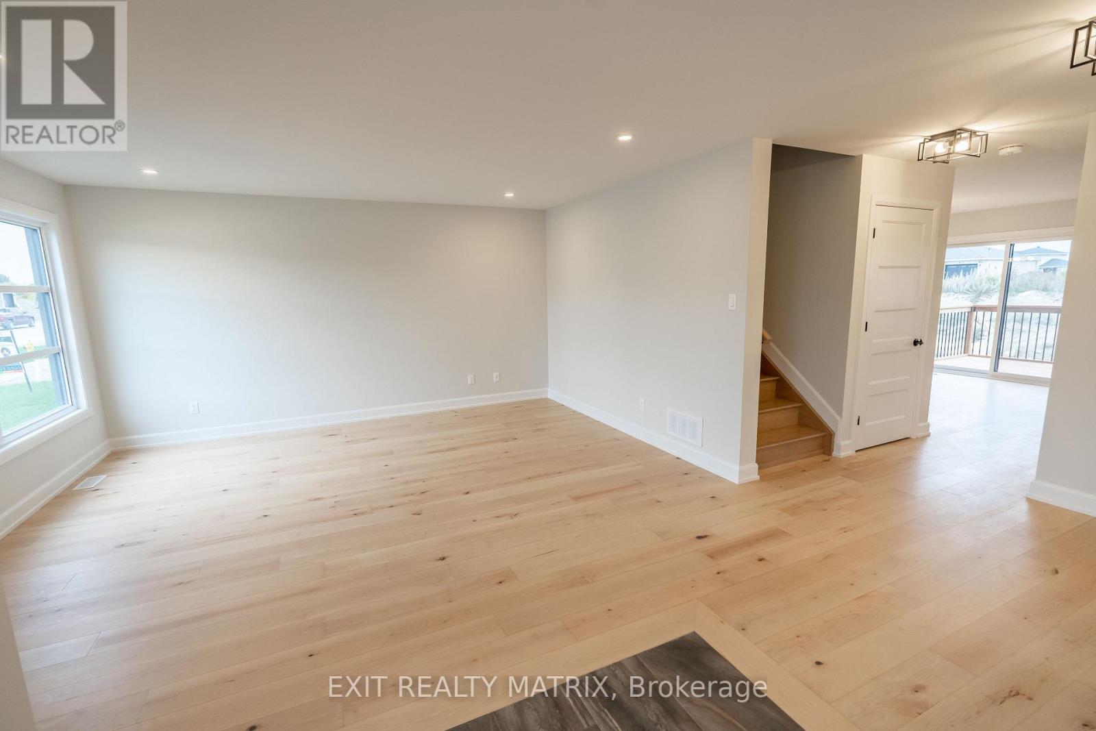 1413 Caroline Court, Cornwall, Ontario  K6J 0C5 - Photo 4 - X12168538