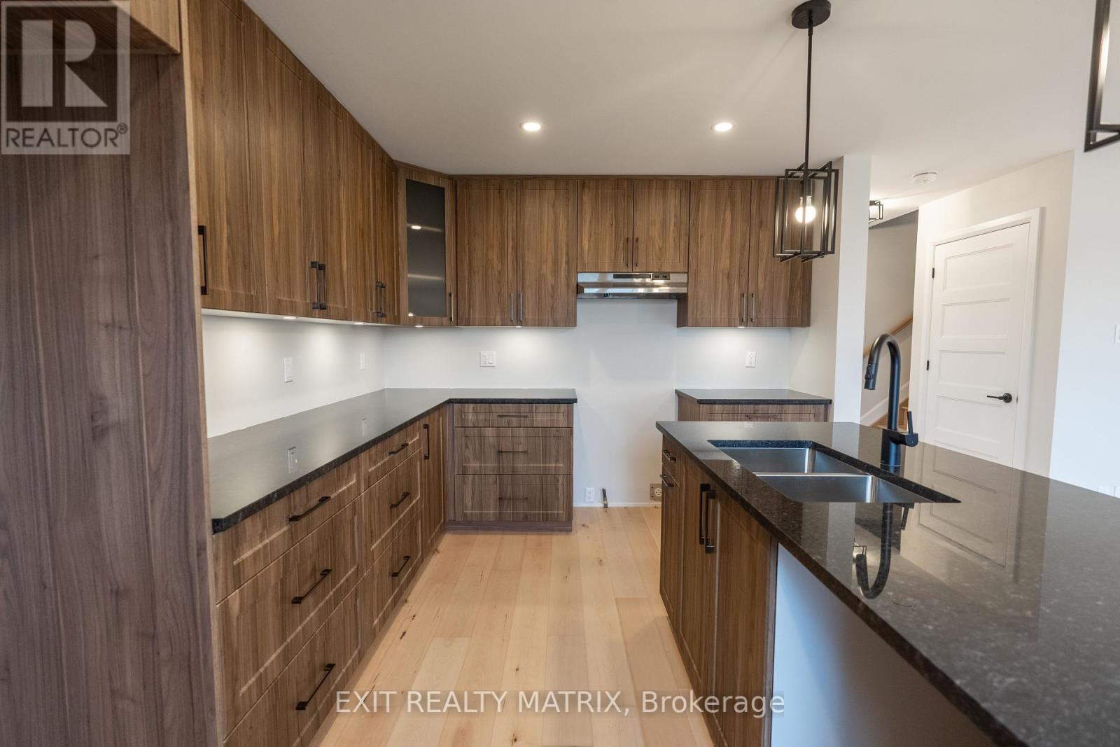 1413 Caroline Court, Cornwall, Ontario  K6J 0C5 - Photo 9 - X12168538