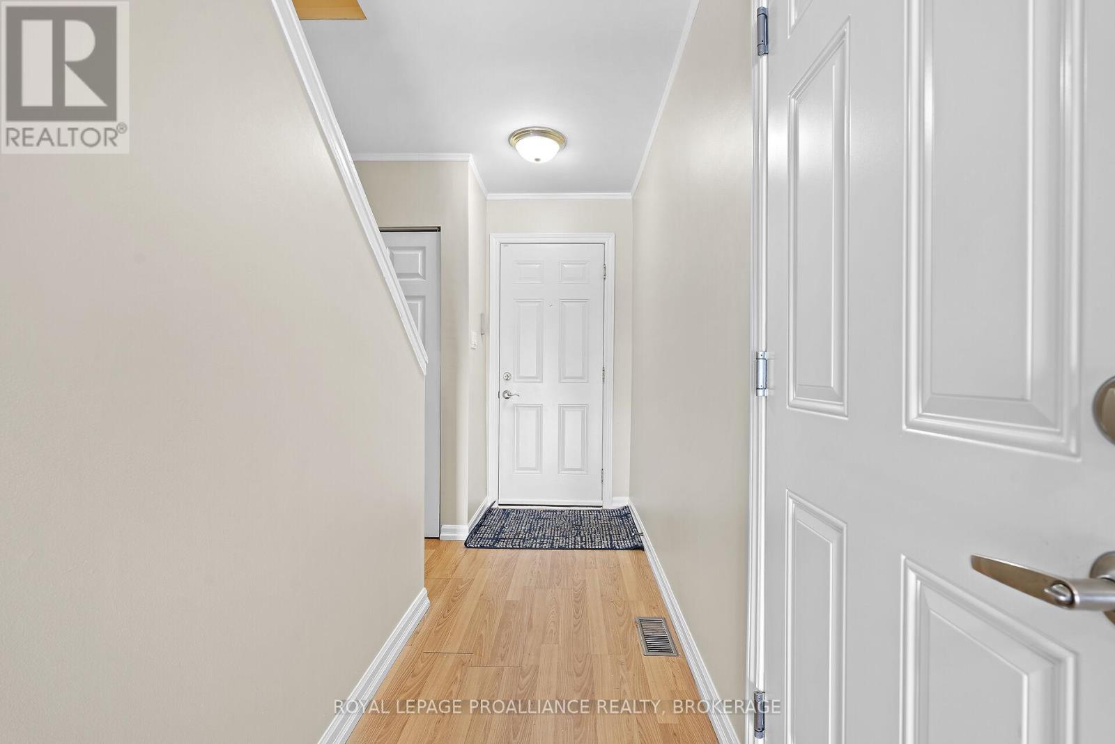 1032 Craig Lane, Kingston, Ontario  K7M 7R8 - Photo 4 - X12147434