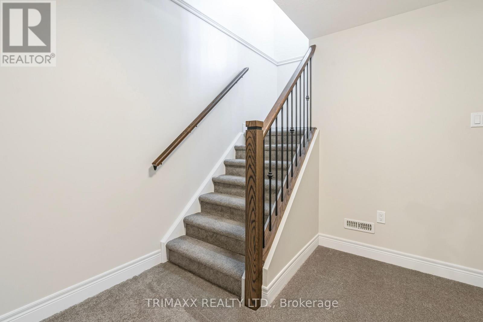39 Loxleigh Lane, Woolwich, Ontario  N0B 1M0 - Photo 36 - X12135325