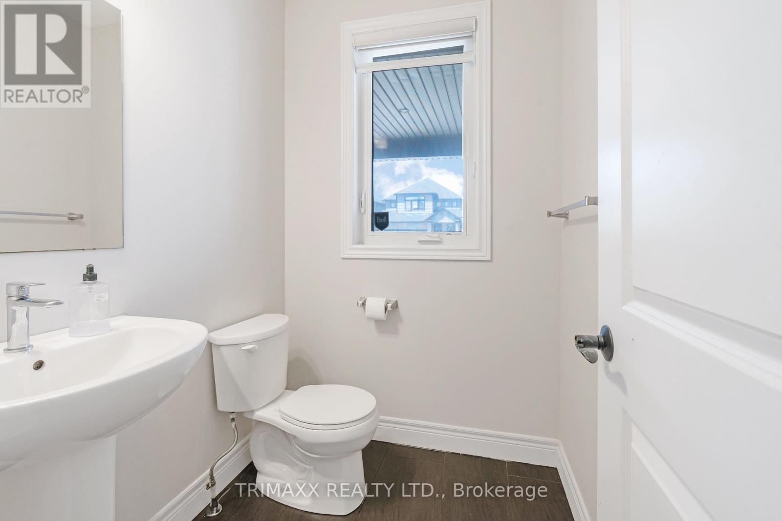 39 Loxleigh Lane, Woolwich, Ontario  N0B 1M0 - Photo 9 - X12135325