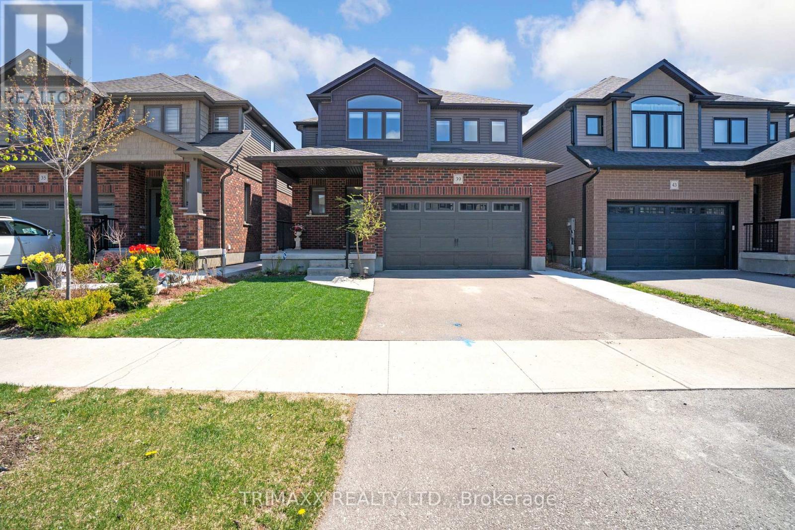 39 LOXLEIGH LANE, Woolwich, Ontario