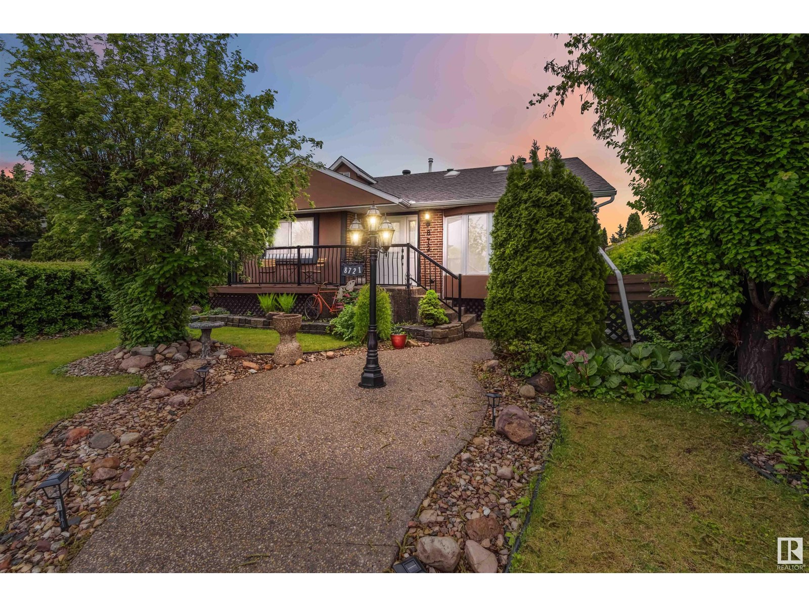 8721 152 St Nw, Edmonton, Alberta  T5R 1L9 - Photo 1 - E4438067