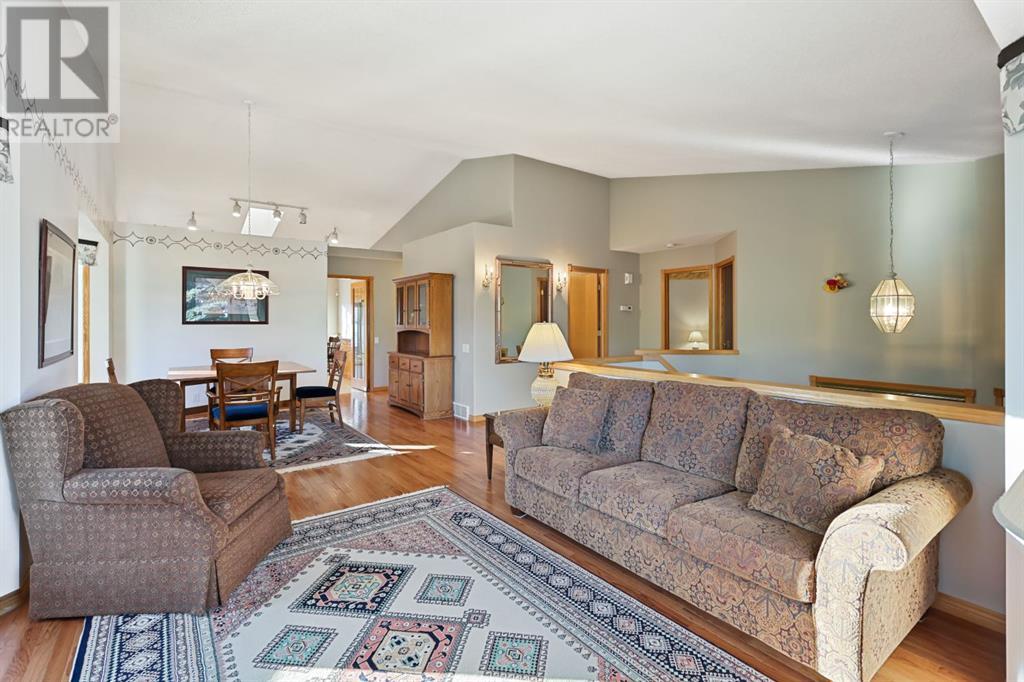 3 Sierra Morena Close Sw, Calgary, Alberta  T3H 3Y3 - Photo 5 - A2214671