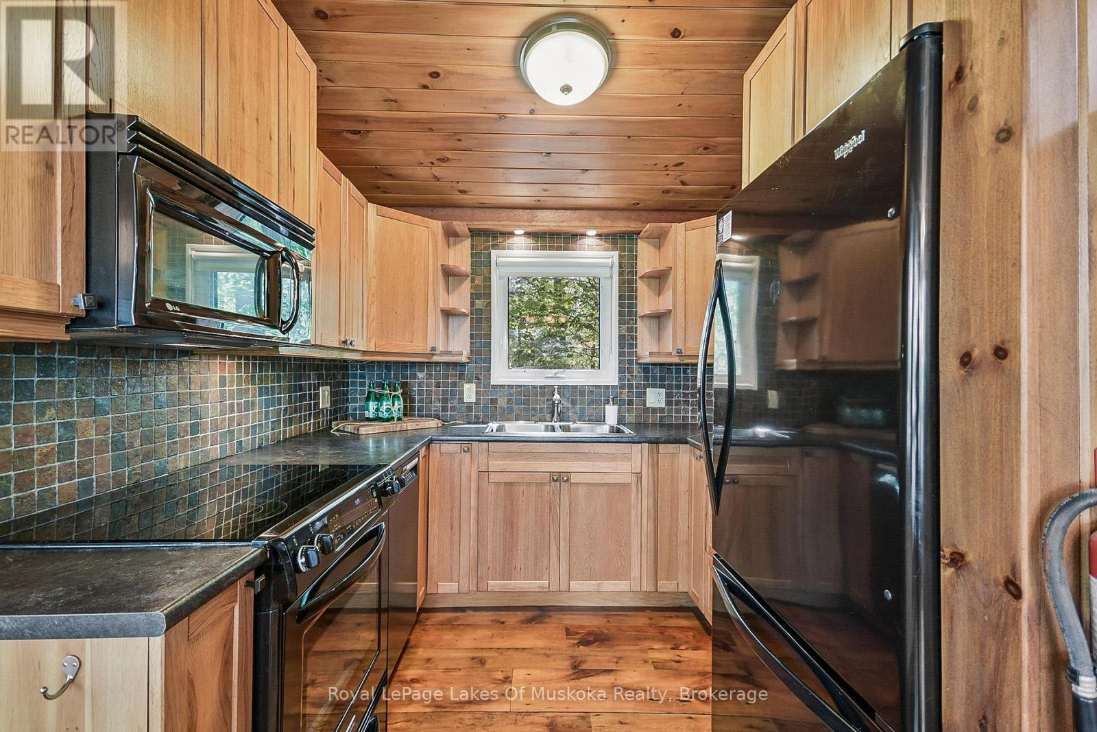 71 Earls Road, The Archipelago, Ontario  P0C 1H0 - Photo 41 - X12166454