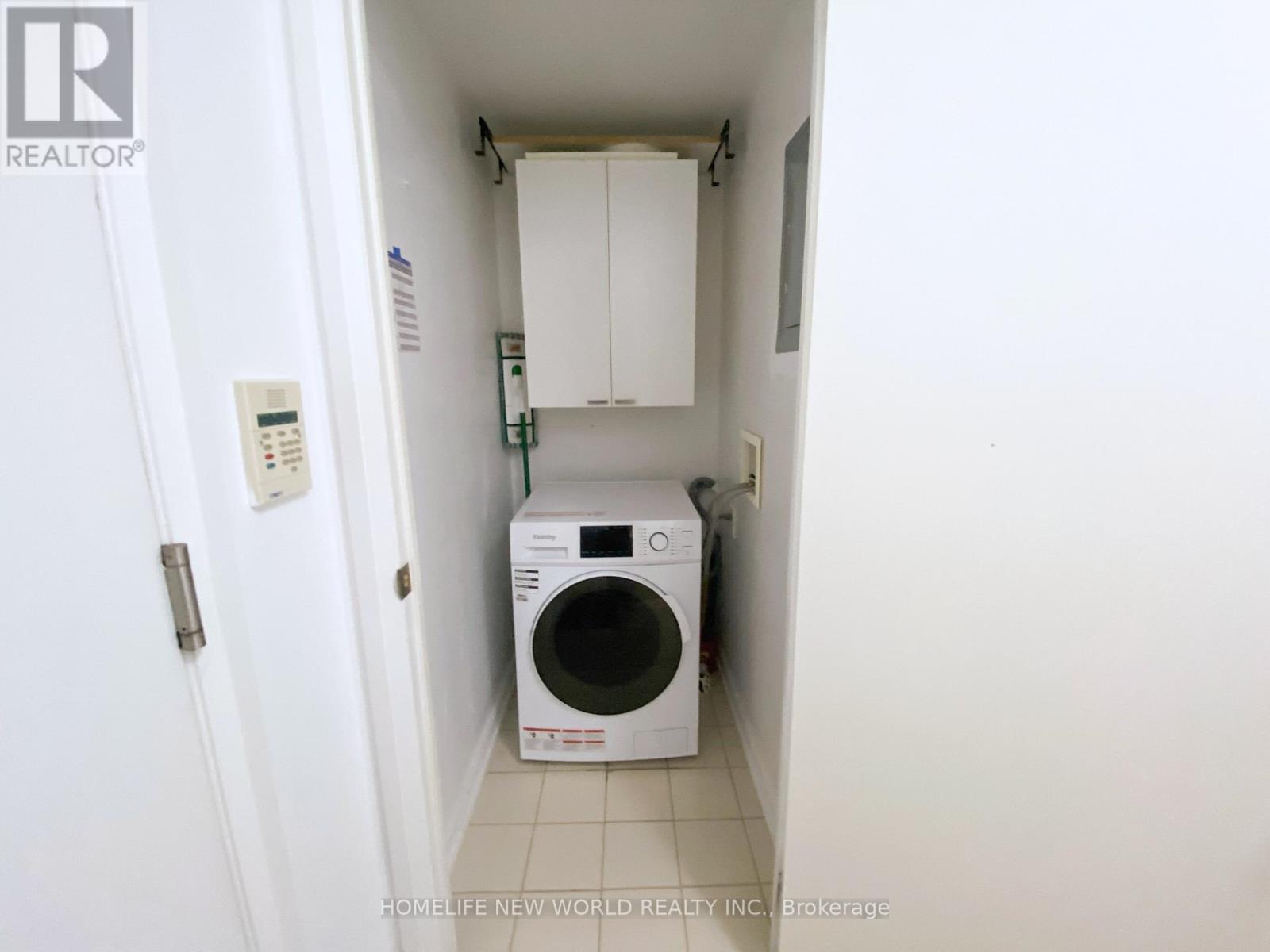 515 - 111 Elizabeth Street, Toronto, Ontario  M5G 1P7 - Photo 4 - C12168560
