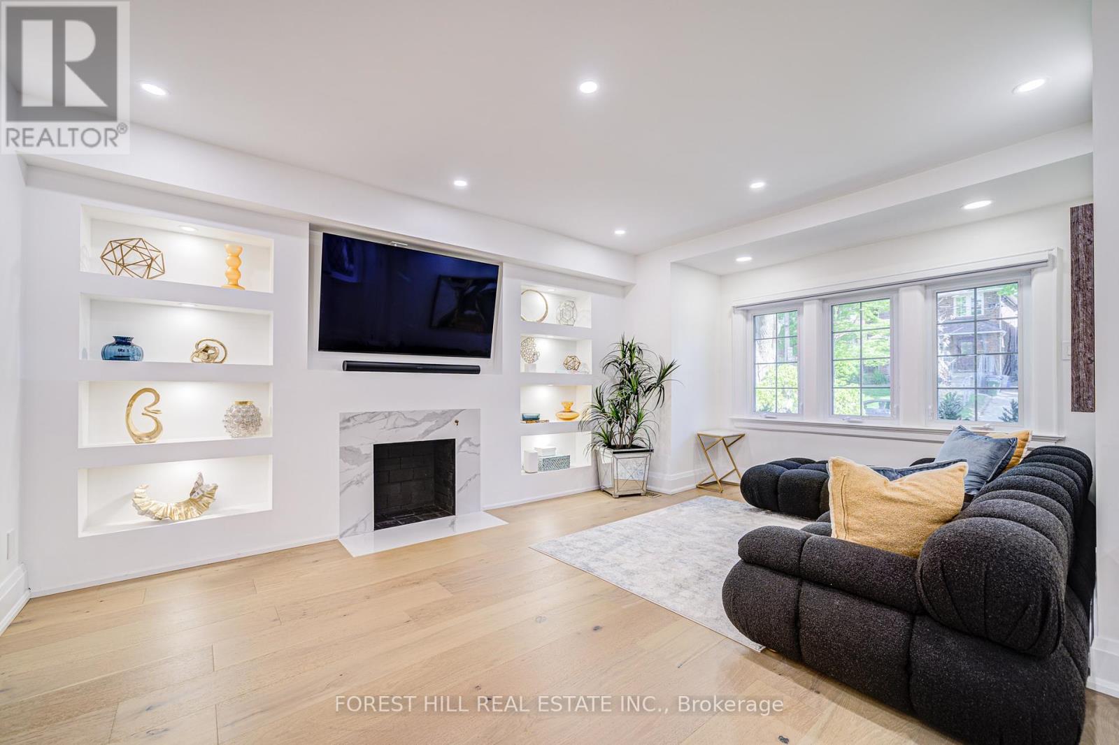 29 Burnaby Boulevard, Toronto, Ontario  M4R 1B5 - Photo 4 - C12168593