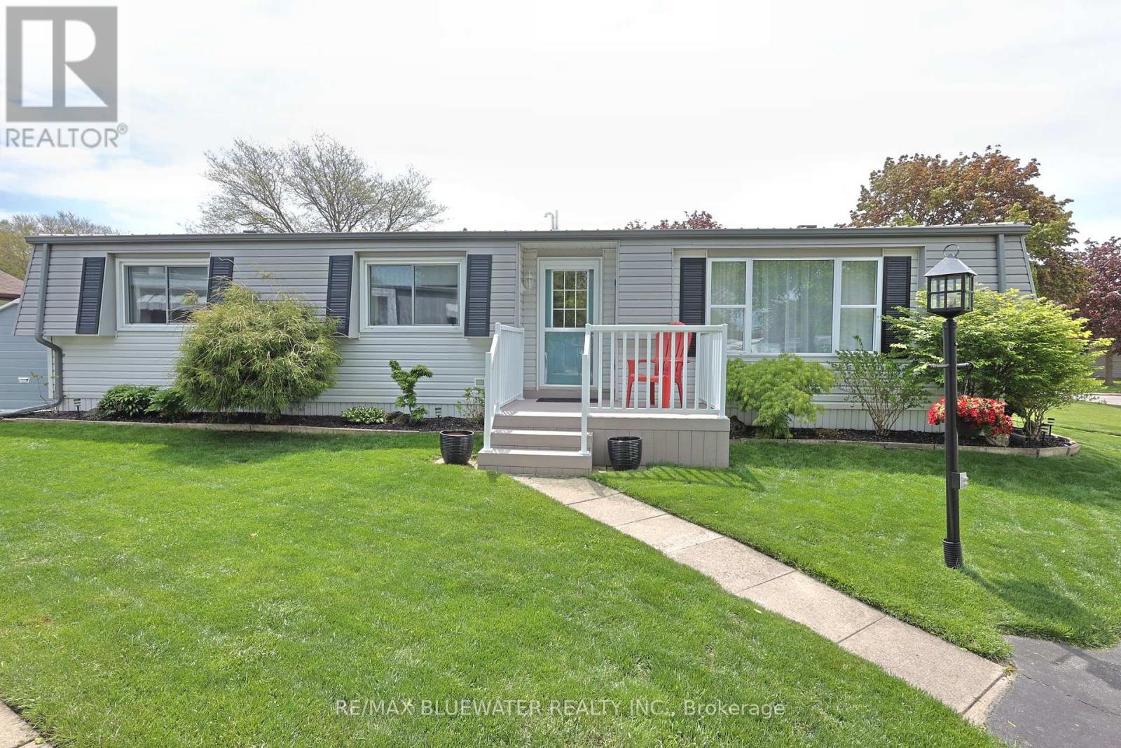 209 BILTMORE DRIVE, South Huron, Ontario