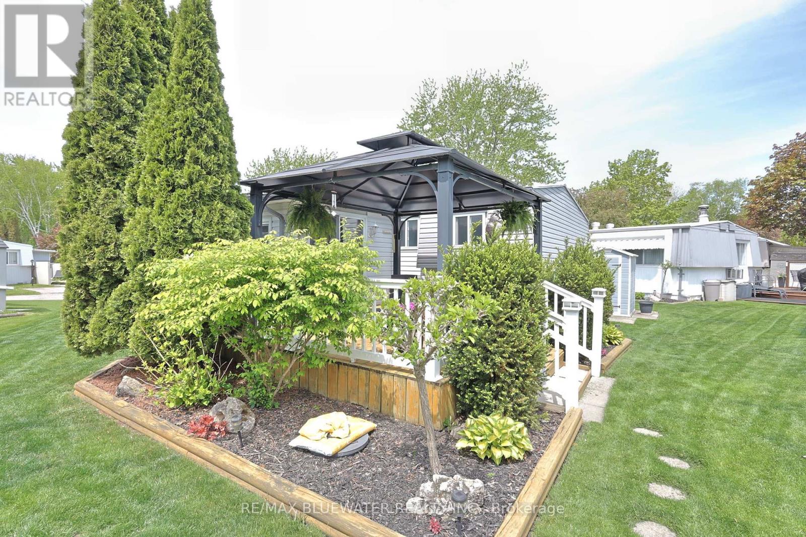 209 Biltmore Drive, South Huron, Ontario  N0M 1T0 - Photo 32 - X12168633
